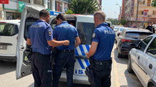 Bıçaklı saldırgan, kaçmasın diye odaya kilitlendi