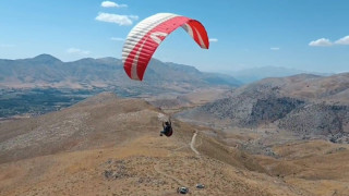 Doğanşehir’de yamaç paraşütü etkinliği yapıldı