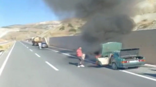 Erzincan’da Tofaş marka otomobil yandı