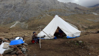 Göçebe hayatların çadırda yaşam mücadelesi