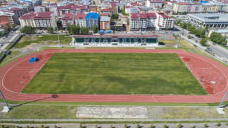 Karslı spor severler, stadyumun eksikliklerinin giderilmesini bekliyor