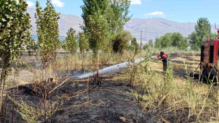 Örtü yangını büyümeden söndürüldü