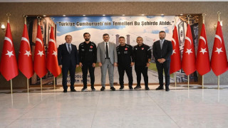 Sabri Sarıoğlu’ndan Vali Çiftçi’ye milli takım forması