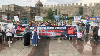 Sağlık çalışanlarının Filistin’de destek, İsrail’e protesto yürüyüşleri devam ediyor