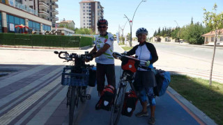 Seyahat tutkunu çift, bisikletle 3 bin kilometre yol yaptı