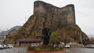 Tarihi Oltu Kalesi turizme kazandırılıyor