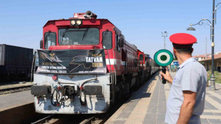 Turistik Tatvan treni Elazığ’da