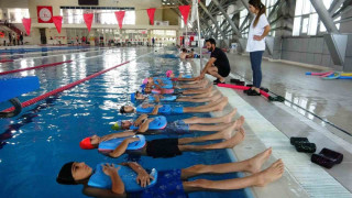 Van’da ”Yüzme Bilmeyen Kalmasın” projesiyle 56 bin kişi yüzme öğrendi