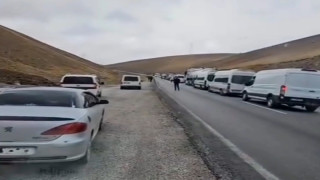 Başkale’de iki tır çarpıştı, yol 2 saat ulaşıma kapandı