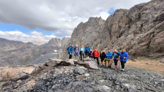 Çekya’dan gelen turistler Yüksekova’nın doğal güzelliklerine hayran kaldı