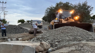 Derecik’te okul yollarında çalışma başlatıldı