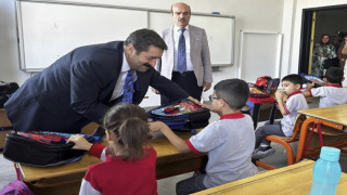 Elazığ Belediyesi’nden öğrencilere kırtasiye seti ve okul çantası desteği