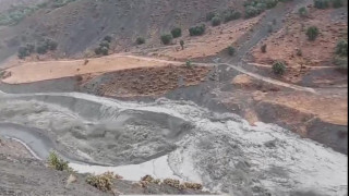 Elazığ’da sağanak sele neden oldu: 10 köy yolu ulaşıma kapandı