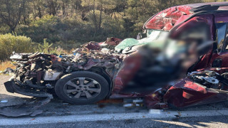 Erzincan’da Fiat marka otomobil tıra çarptı: 3 ölü, 2 ağır yaralı