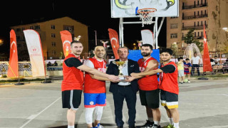 Hakkari’de basketbol turnuvası sona erdi