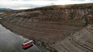 Kars’ta baraj suları 40 metre çekildi