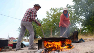 Nohudun kum ve ateşle dansı