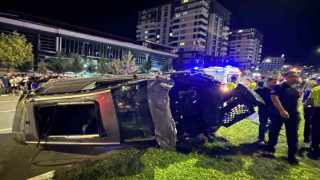 Önündeki araca çarpan otomobil 60 metre sürüklendi: 1’i ağır 3 yaralı