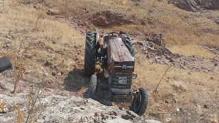 Şarampole devrilen traktörün sürücüsü öldü