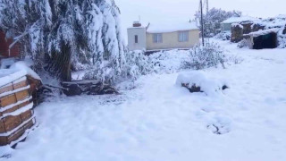 Aşkale’de 2 bin 400 rakımdaki köyler beyaza büründü