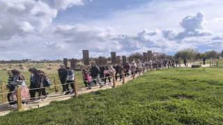 Bulanıklı öğrenciler Ahlat’ı gezdi