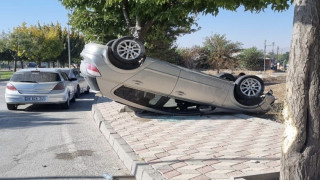 Elazığ’da otomobil takla attı: 2 yaralı