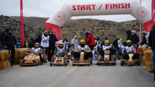 Erzincan’da Formulaz tahta araba yarışları düzenlendi