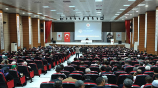 Erzincan’da “Peygamberimiz ve Şahsiyet İnşası” konulu konferans düzenlendi