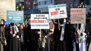 Erzurum’da sağlıkçıların Gazze için sessiz yürüyüşü