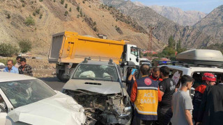 Hakkari-Çukurca kara yolunda kaza: 7 yaralı