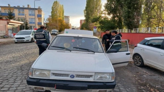 Kars’ta öğrenci yurtları önünde güvenlik uygulamaları artırıldı