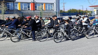 Öğrenciler madde bağımlılığına karşı pedal çevirdi