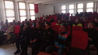 Tekman’da kamu personeline uyuşturucuyla mücadele semineri