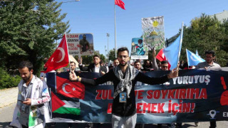 Üniversiteli gençler Erzurum’da Filistin’e destek için yürüdü