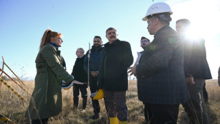 Vali Çiftçi, Karaz radyo istasyonunda incelemelerde bulundu