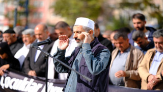 Yahya Sinvar için gıyabi cenaze namazı kılındı, taziye çadırı kuruldu