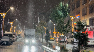 Yüksekova’ya kış erken geldi: Lapa lapa kar yağışı başladı